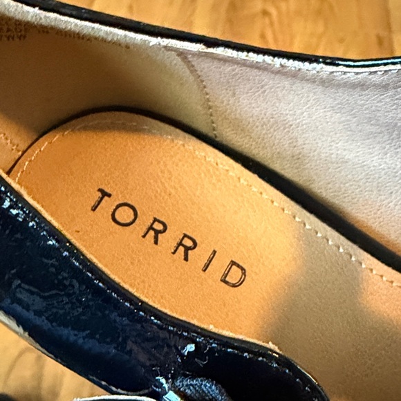Torrid Black Patent Leather Mary Jane T-Strap Heels Size 7WW